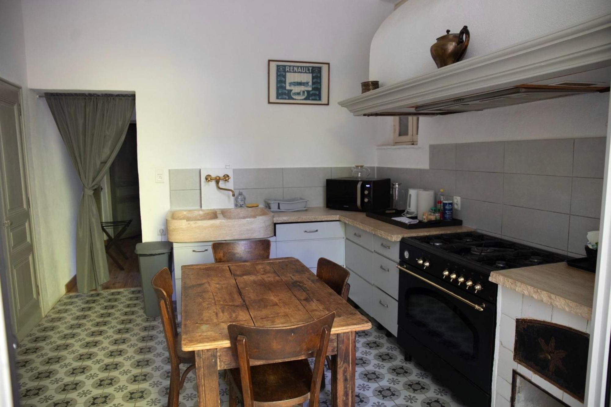 Notre Dame Des Anges Apartment *